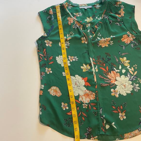 Daniel Rainn Kelly Green Floral Top Womens Medium Petite Pintucked Frayed Edges - Picture 7 of 7